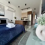 Apartament Chill And Stay-luxury With Pool And Sauna In Kato Paphos