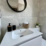 Chill And Stay-luxury With Pool And Sauna In Kato بافوس
