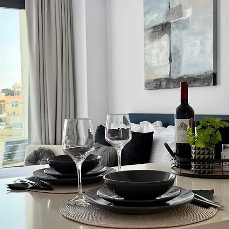 Chill And Stay-luxury With Pool And Sauna In Kato