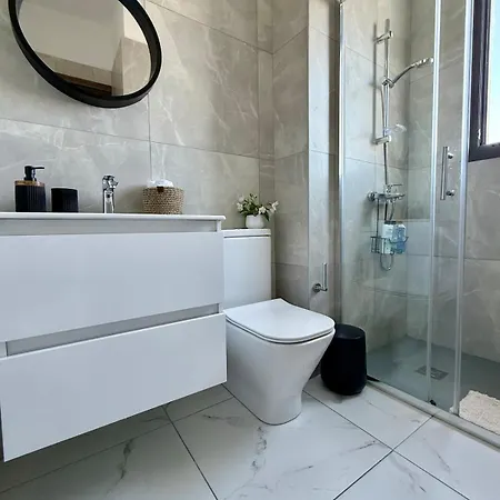 Chill And Stay-luxury With Pool And Sauna In Kato Apartament Paphos