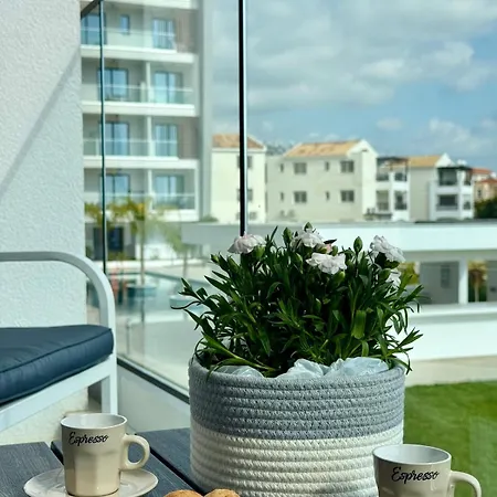 Chill And Stay-luxury With Pool And Sauna In Kato Apartament