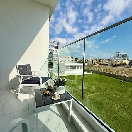 Chill And Stay-luxury In Kato Apartment *