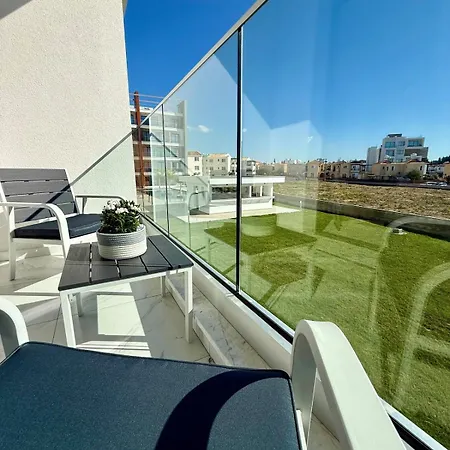 Chill And Stay-luxury With Pool And Sauna In Kato Apartament