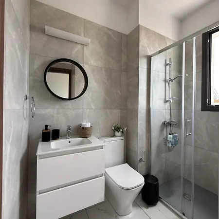 Chill And Stay-luxury With Pool And Sauna In Kato Apartament Paphos