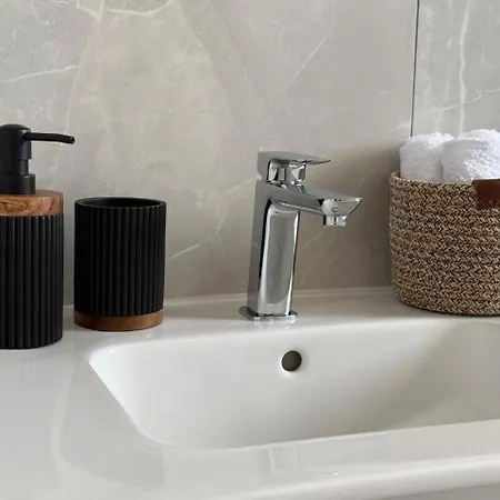 Chill And Stay-luxury With Pool And Sauna In Kato Apartment