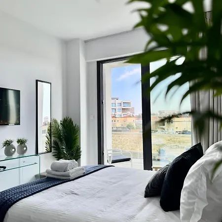 Chill And Stay-luxury With Pool And Sauna In Kato Apartment