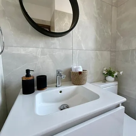 Chill And Stay-luxury In Kato Paphos