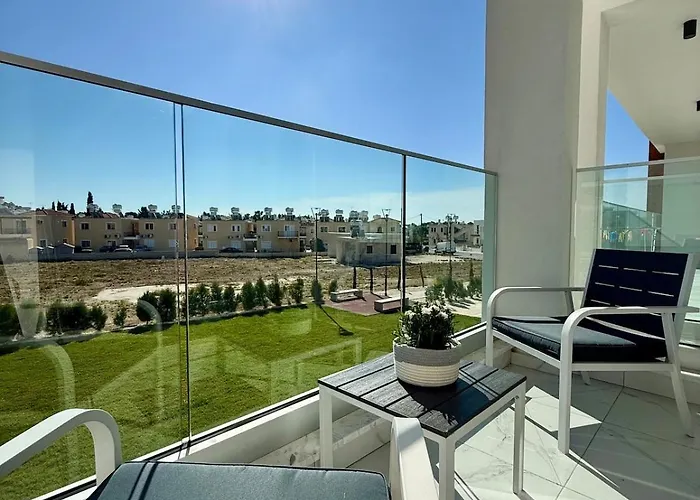 Chill And Stay-luxury With Pool And Sauna In Kato *