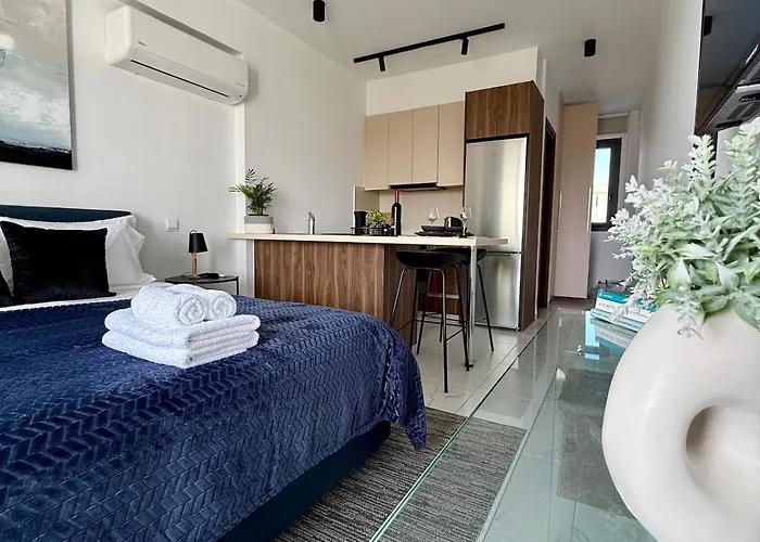 Apartmán Chill And Stay-luxury With Pool And Sauna In Kato Paphos