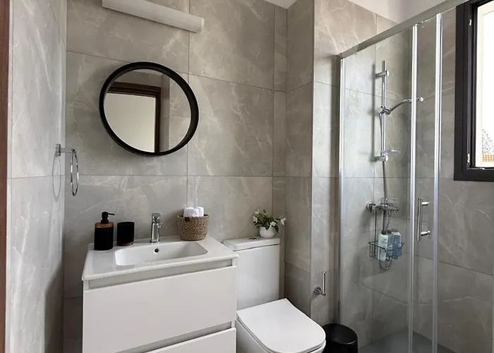 Chill And Stay-luxury With Pool And Sauna In Kato Apartmán Paphos