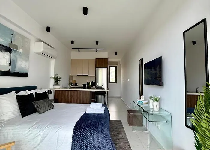 Chill And Stay-luxury With Pool And Sauna In Kato