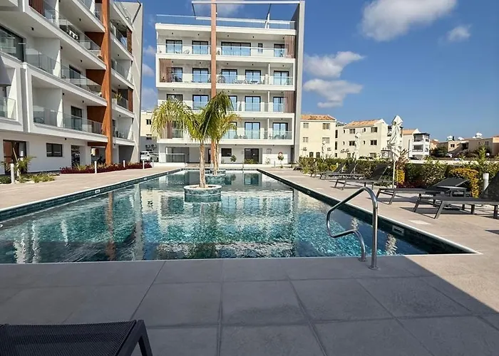 Chill And Stay-luxury With Pool And Sauna In Kato