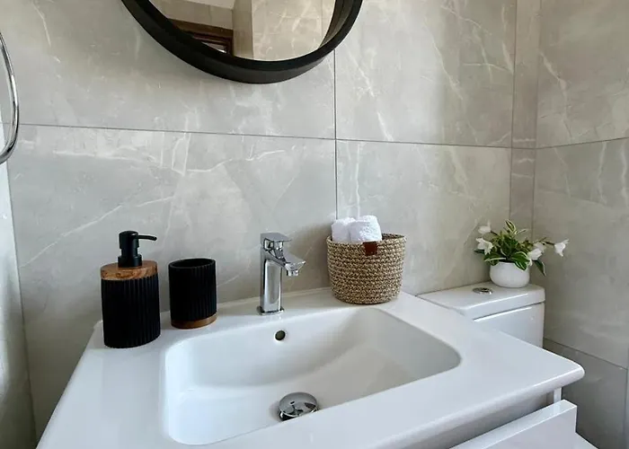 Chill And Stay-luxury With Pool And Sauna In Kato Paphos