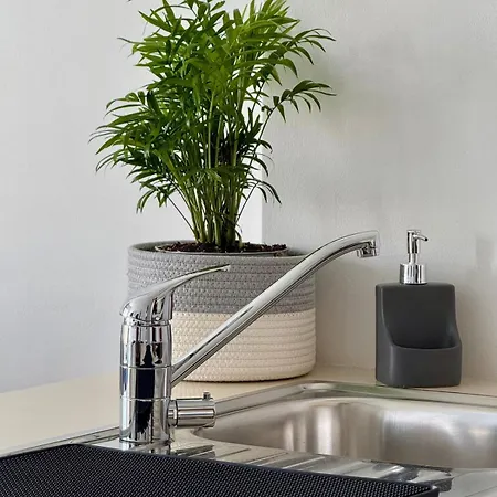 公寓 Chill And Stay-luxury With Pool And Sauna In Kato Paphos