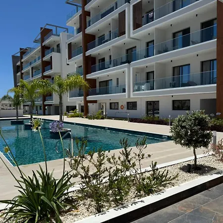 Chill And Stay-luxury With Pool And Sauna In Kato