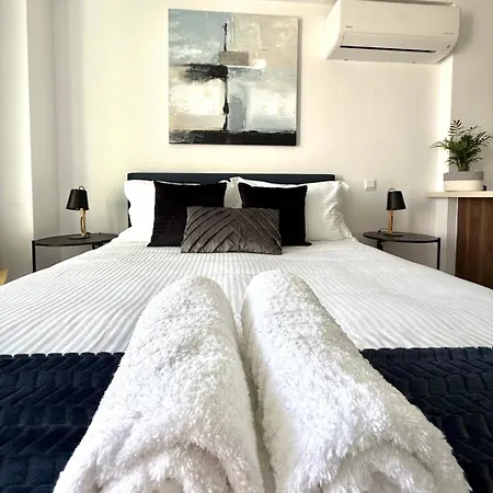 Chill And Stay-luxury With Pool And Sauna In Kato Διαμέρισμα